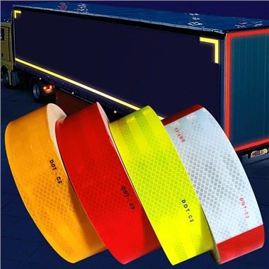 Téip mhicreaprismatach